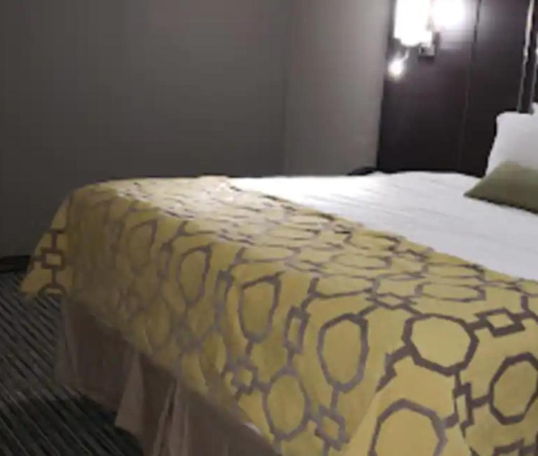 Baymont By Wyndham Topeka Bagian luar foto