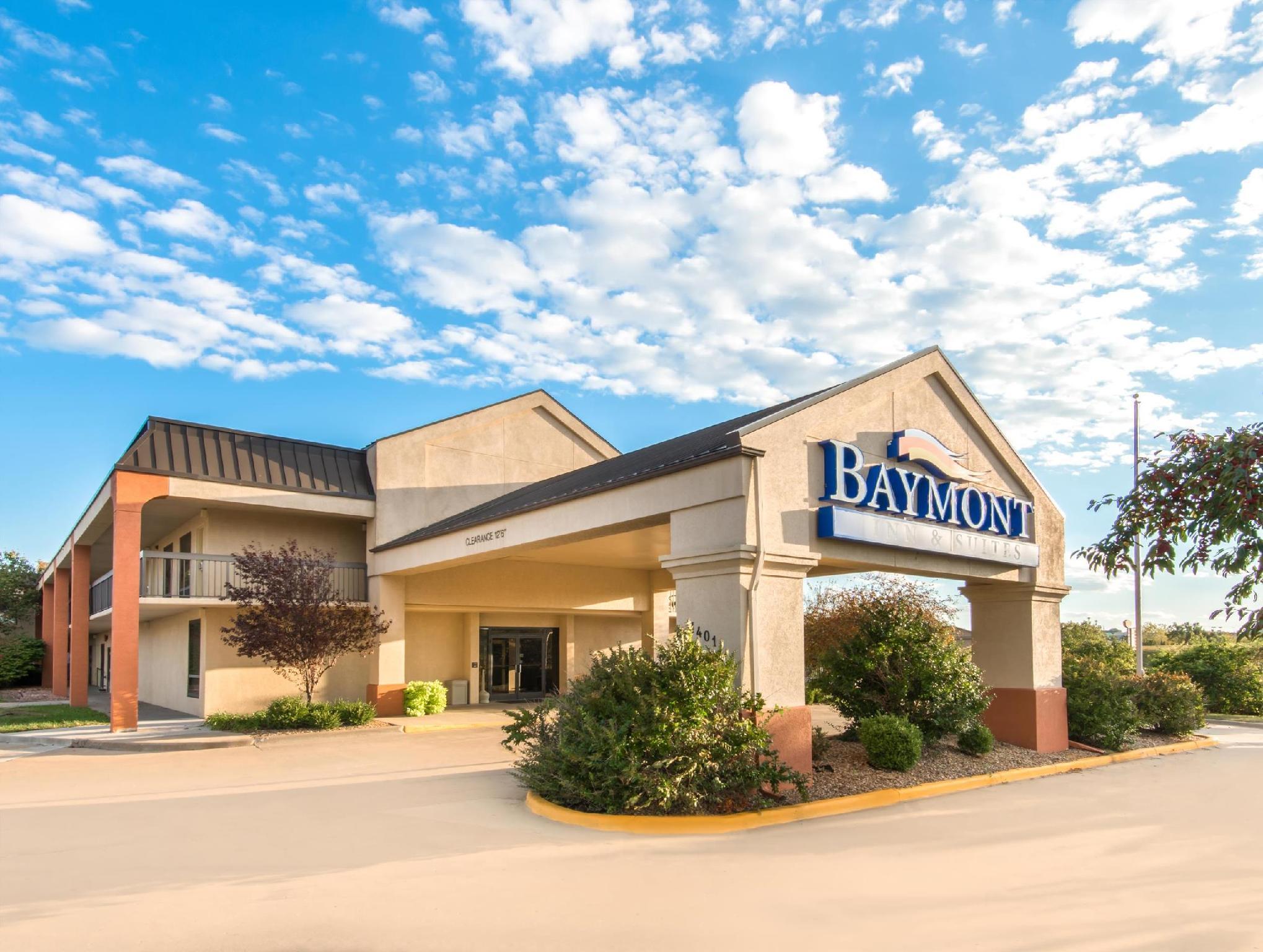 Baymont By Wyndham Topeka Bagian luar foto